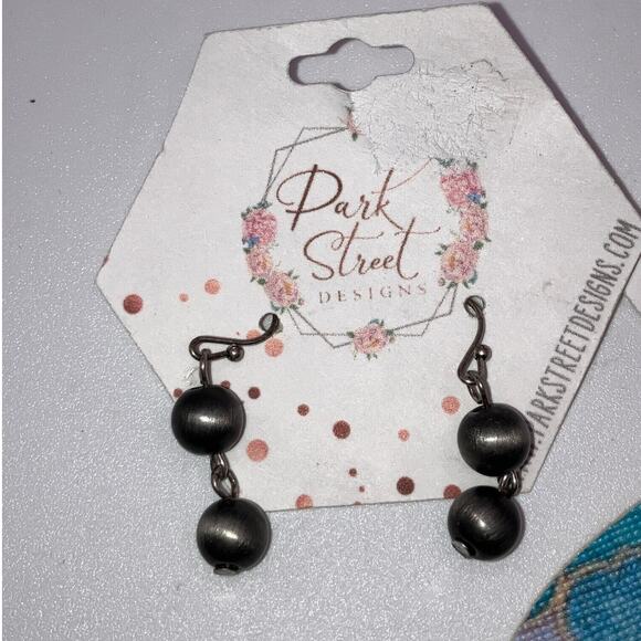 NWT! Two Park Street Designs Dangle Earrings! - Picture 9 of 14